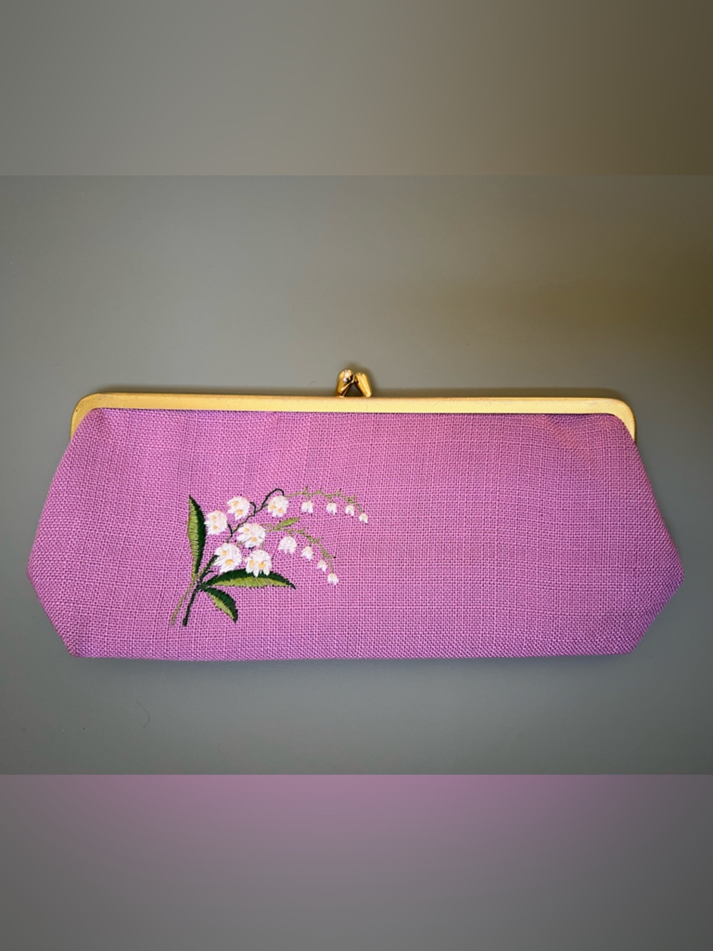 Vintage Embroidered Floral Coin Purse / Clutch Wallet